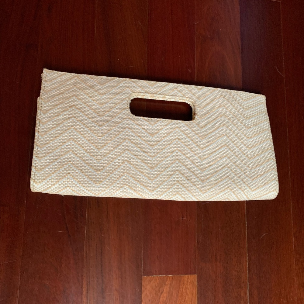 Giannini Clutch Handbag Woven Chevron Beige Structured Magnetic Snap Purse